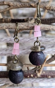 bijoux-alexyell-collier-boucles-d-oreilles-parures-diverses-perles-artisanales-du-ghana-EPE805Tara.jpg